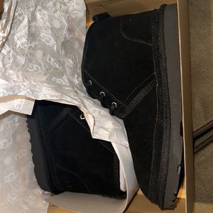 Ugg boots size 3 little kid/ Big kid color-black